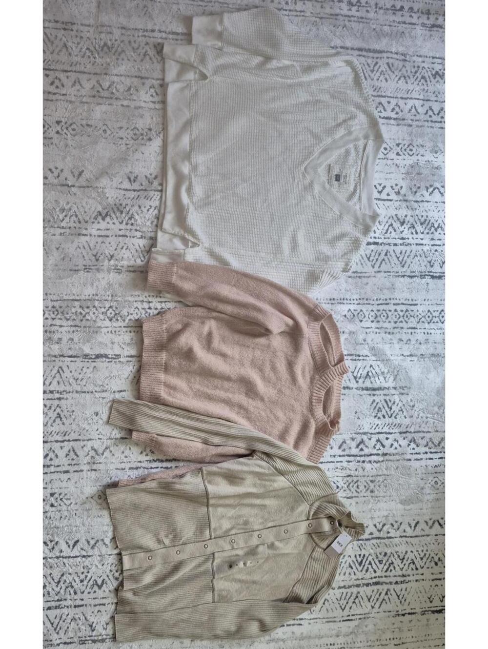 American Eagle and BKE Sweaters Bundle - XS Size
